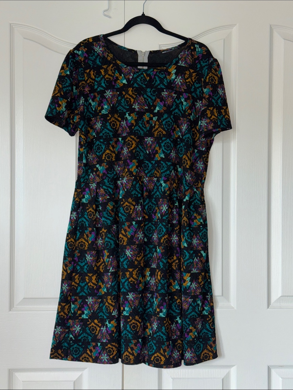 LuLaRoe Black Midi Dress “ simply comfortable “ Geometric Print Amelia